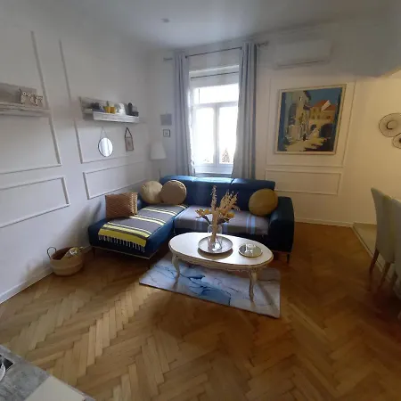 アパート Beti オパティヤ